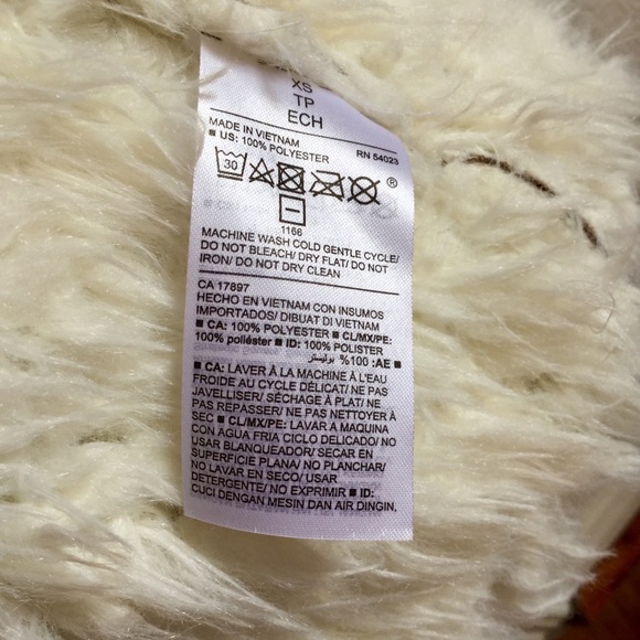 ⬇️PRICE FAUX FUR VEST/JACKET ❤️ - Picture 5 of 5